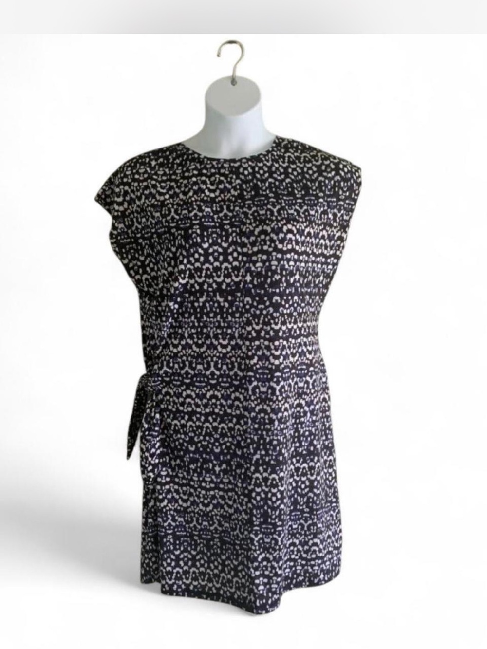 Blue black & white geometric Women’s dress with tie detail on left side size XL